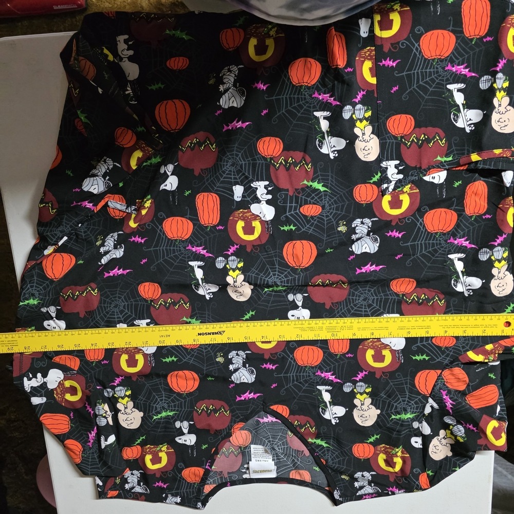 New Womens Shirt Medical Scrubs Peanuts Snoopy Charlie Brown‎ Halloween Size 3X - Picture 8 of 10